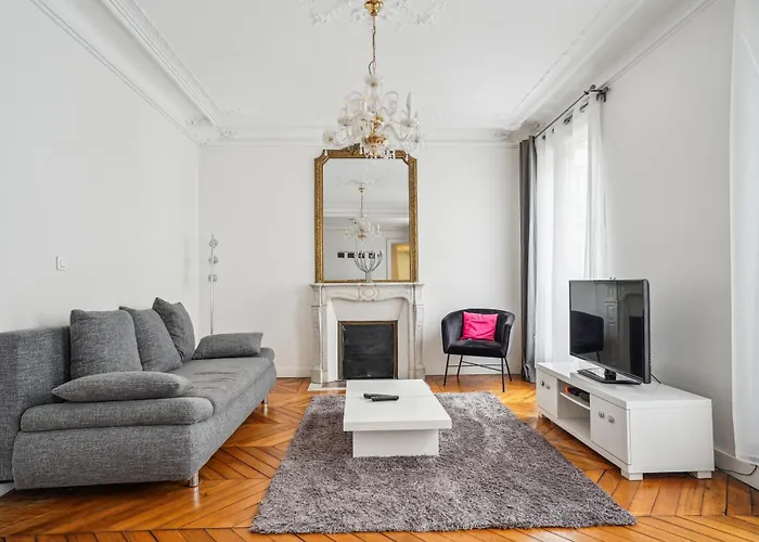 Luxury Appartment La Tour Paris