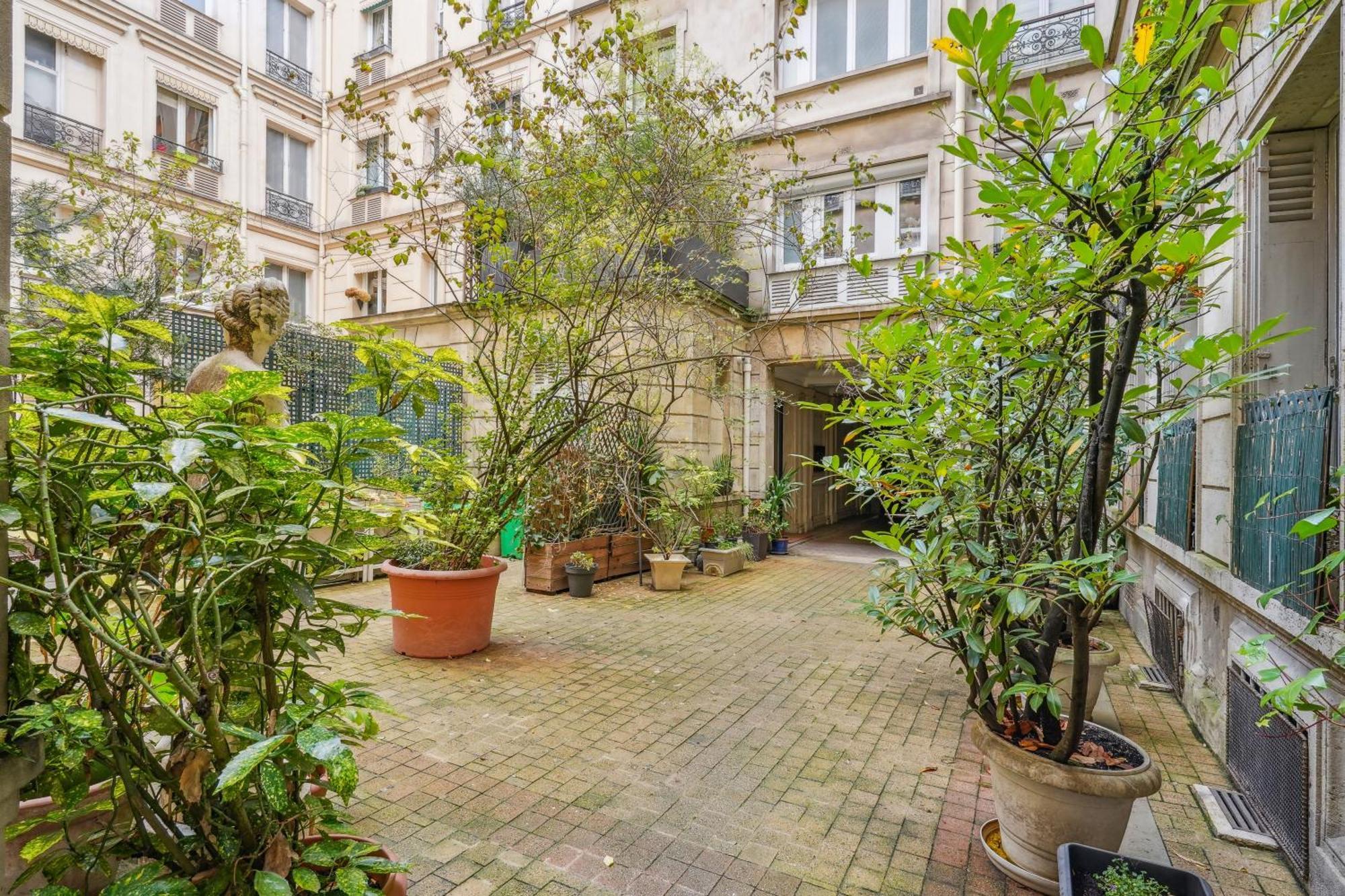 Luxury La Tour Appartement Paris